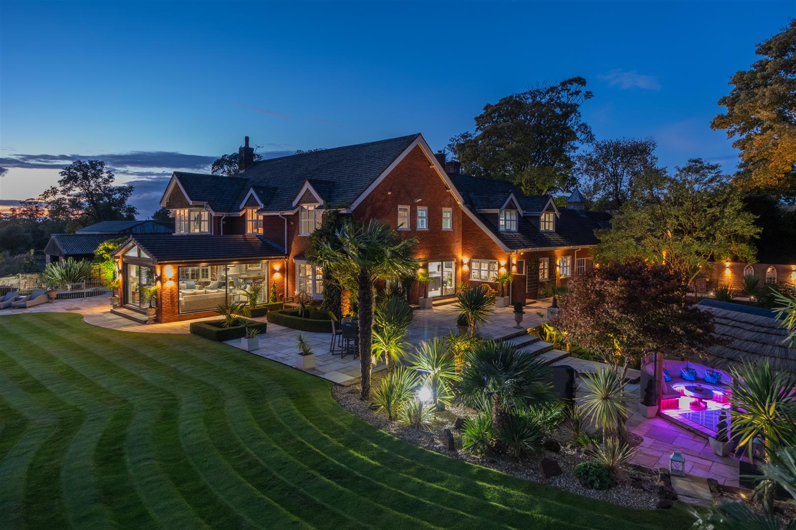 5 bedroom  Detached House for Sale in Tarporley